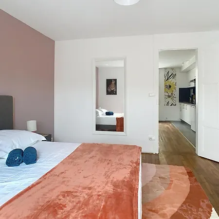 Le Chatoyant, Sur L'ile De * Melun